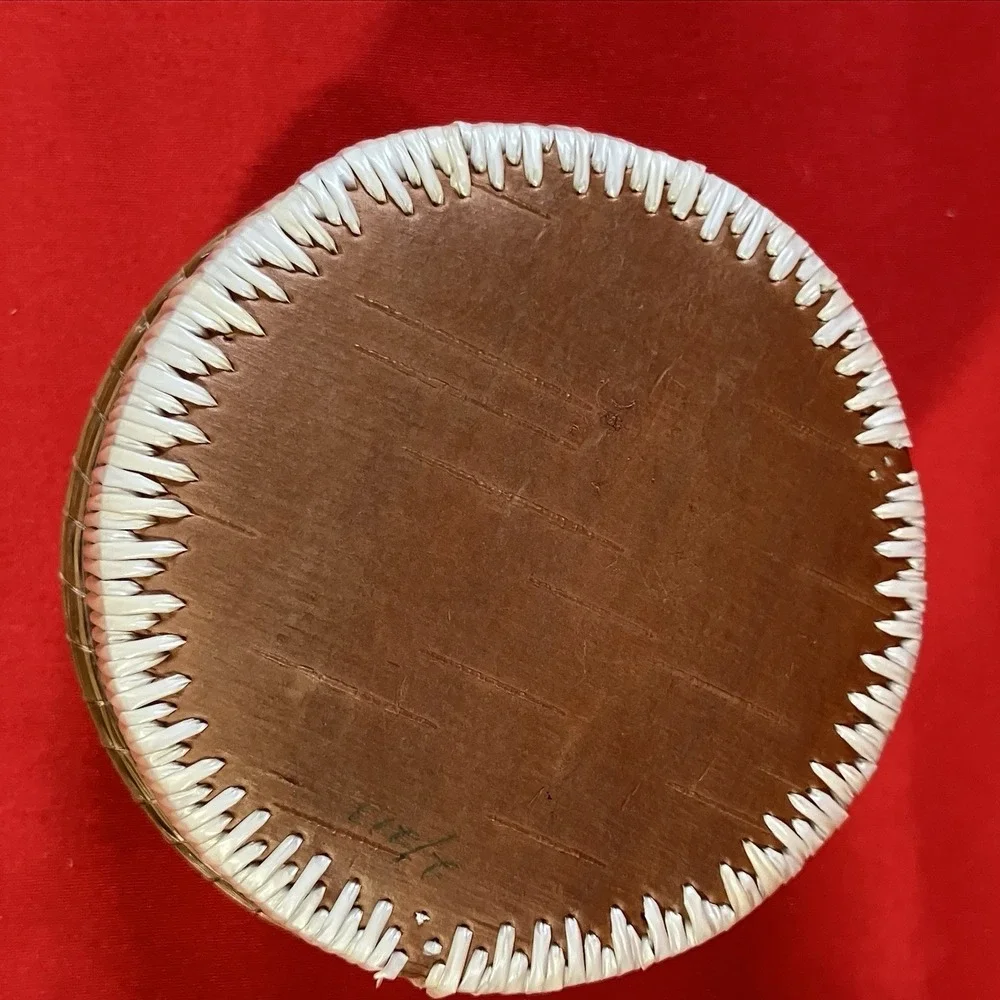 Vintage Birch Bark Quill Medium Box‎ with Bird / 3.25